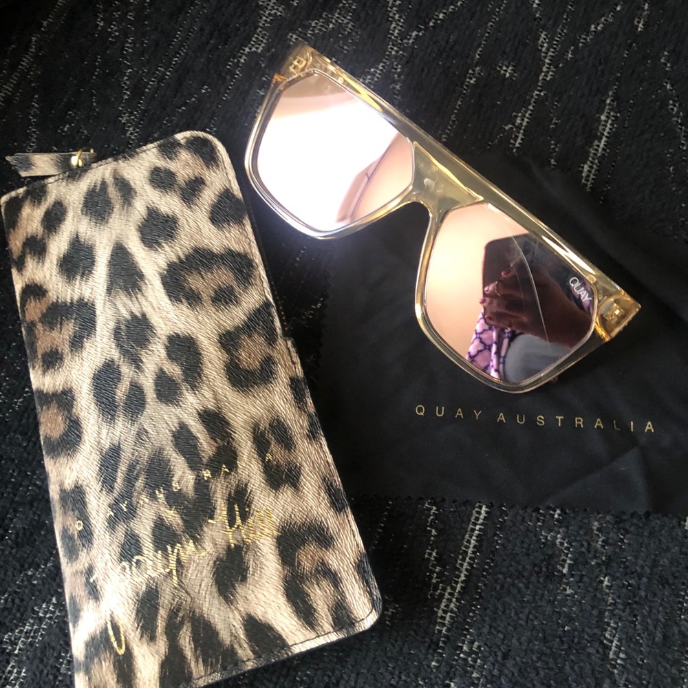 Quay Australia Sunglasses with cleaning cloth/case